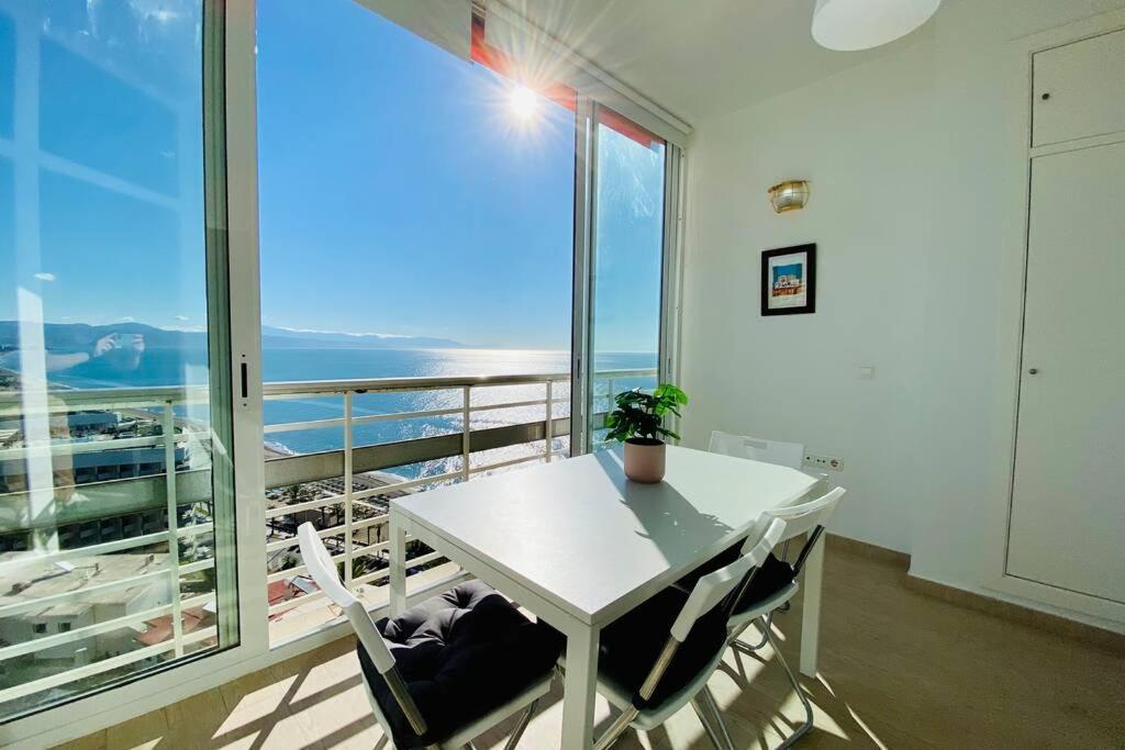 Apartamento ¡Magníficas vistas al mar! Piscina y wifi gratis Torremolinos Exterior foto